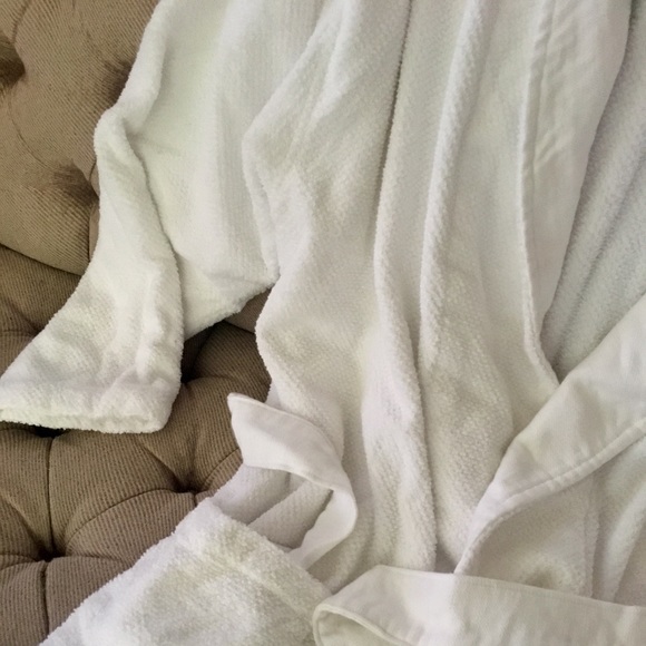 SALE‼️- LACOSTE 🐊 Cotton Bath Robe - Picture 3 of 6